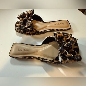 New On 34th Jazminn Bow Flat Leopard sandal size 6